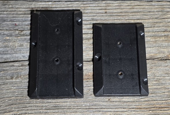 Support de lisse noir (3 1/2 ou 4 1/4 pouces - pq. de 2 ou 4 avec vis de la même couleur)